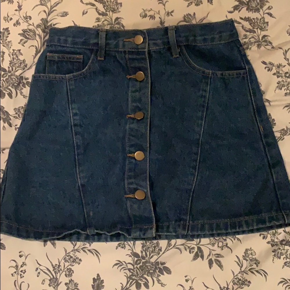 Button-up denim skirt
